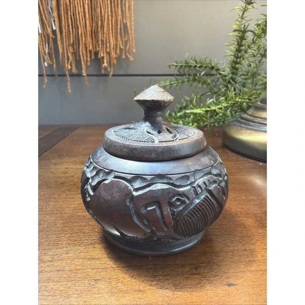 Vintage African Hand Carved Wooden Round Trinket  Box w Lid